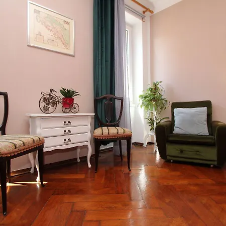 Idyllisches Direkt In Der Altstadt Von Rovinj, 5 Minuten Zum * ロヴィニ