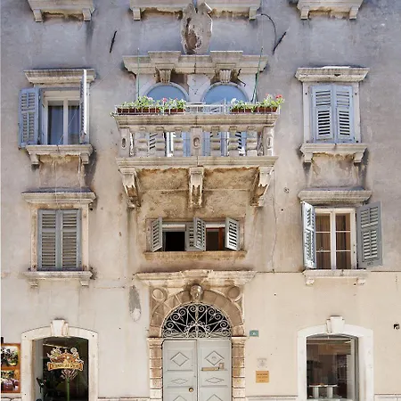 Idyllisches Direkt In Der Altstadt Von Rovinj, 5 Minuten Zum 아파트 *