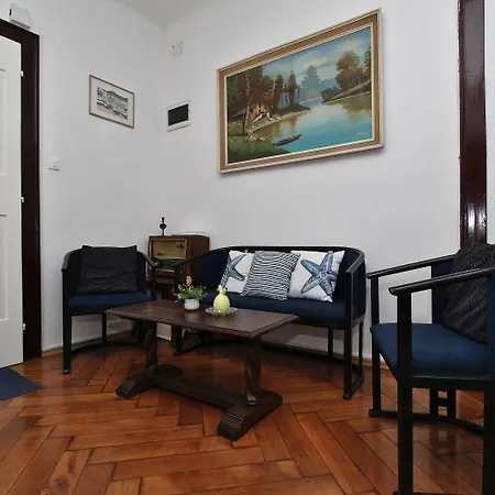 Apartmán Idyllisches Direkt In Der Altstadt Von Rovinj, 5 Minuten Zum Rovinj