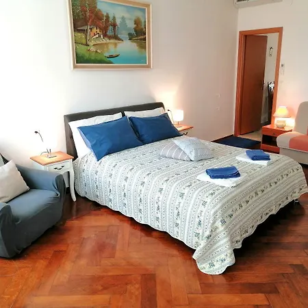 Idyllisches Direkt In Der Altstadt Von Rovinj, 5 Minuten Zum Rovinj